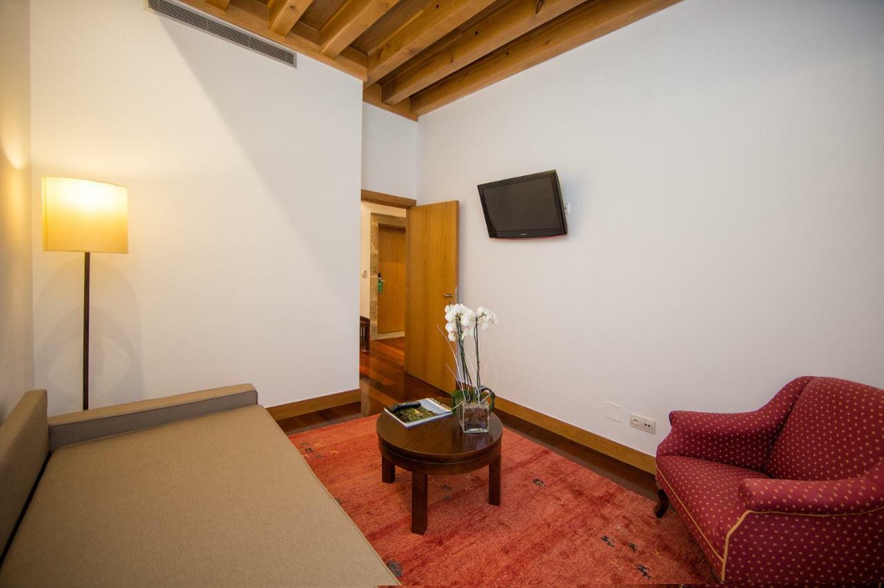 Family Room up to 12