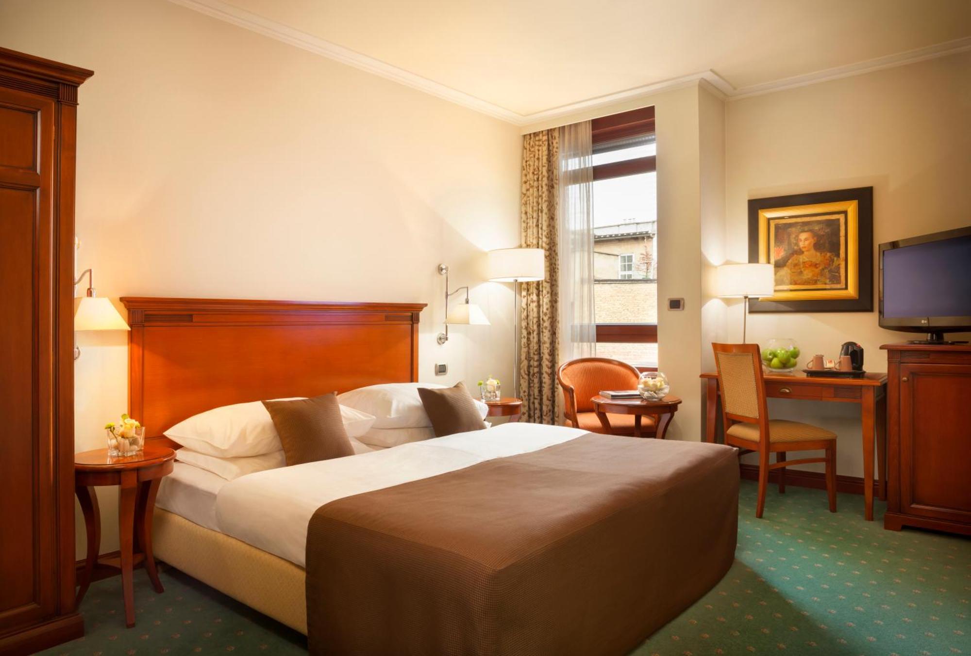 Double King Room