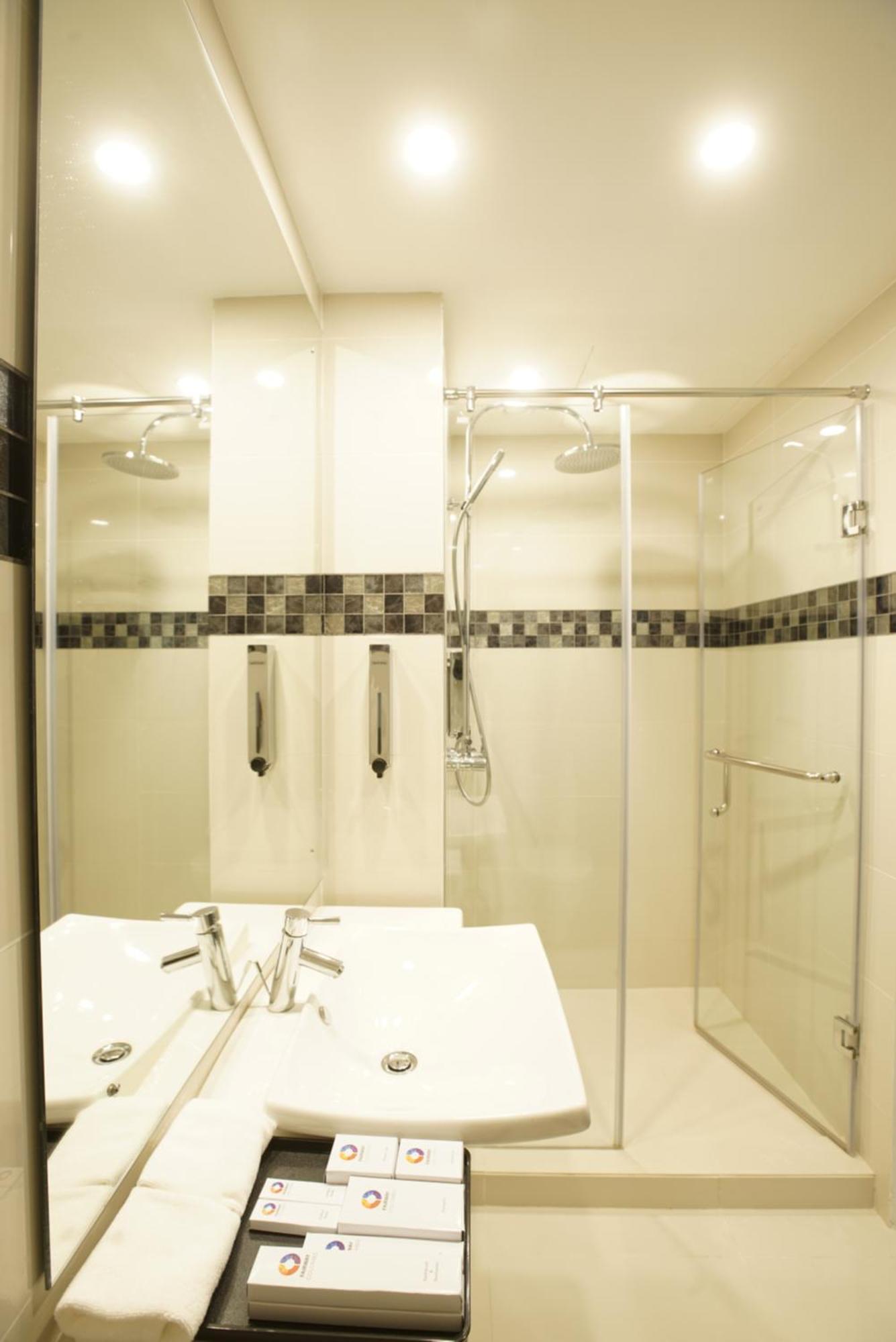 Superior King Room on Laundry Services