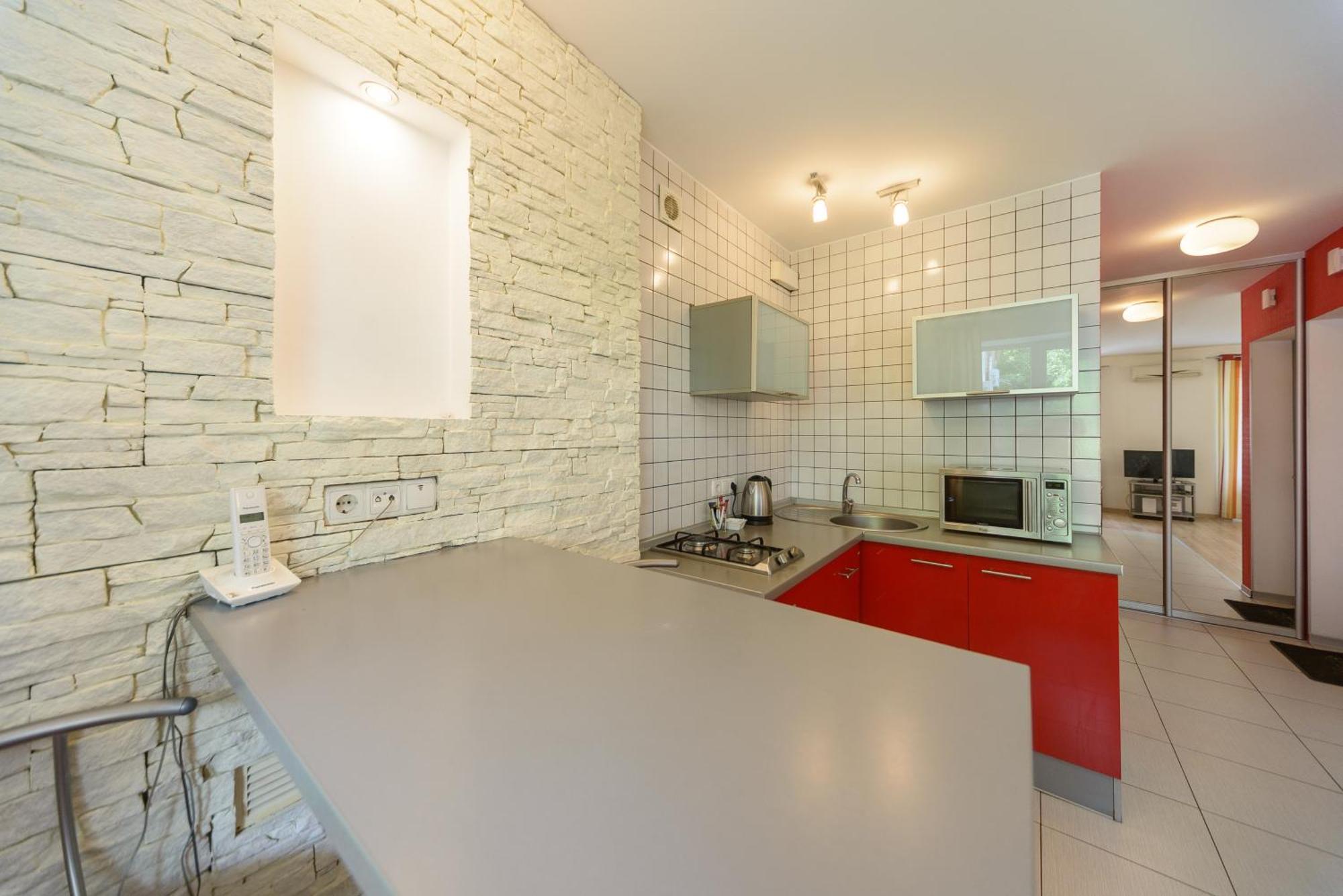 Studio Red Apartment Balcony