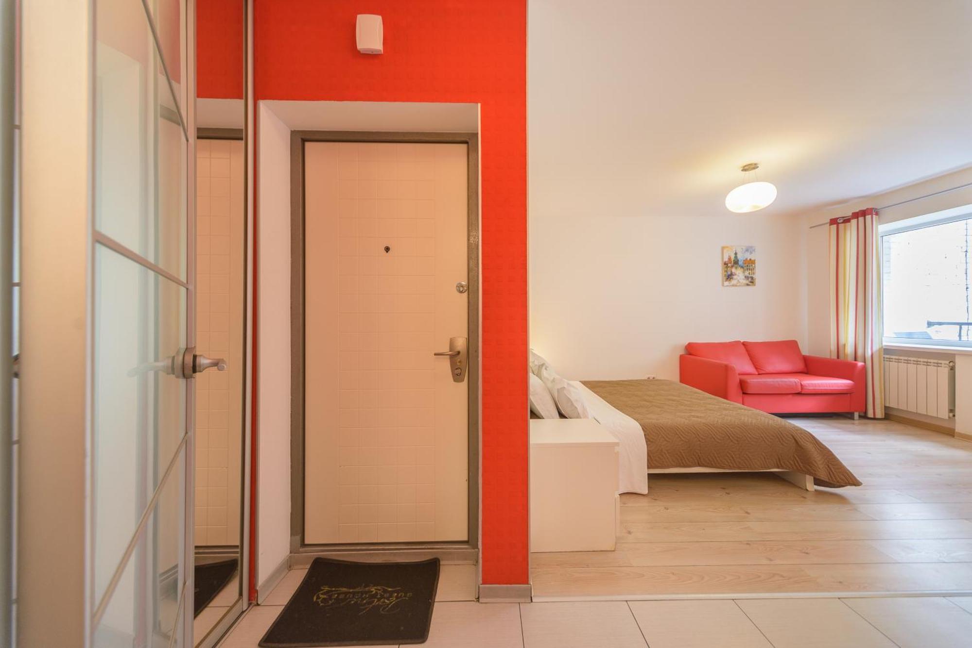 Studio Red Apartment Balcony