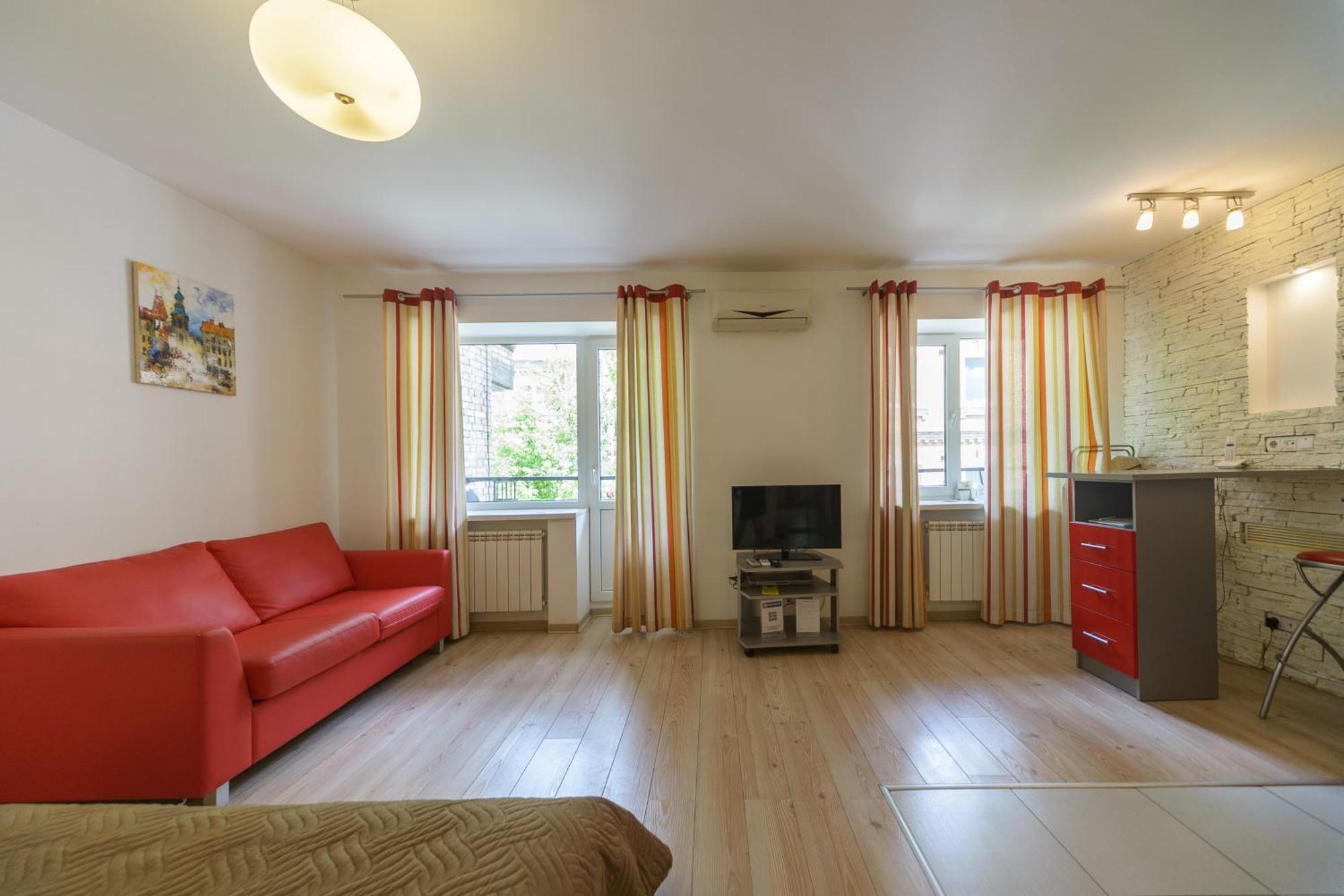 Studio Red Apartment Balcony