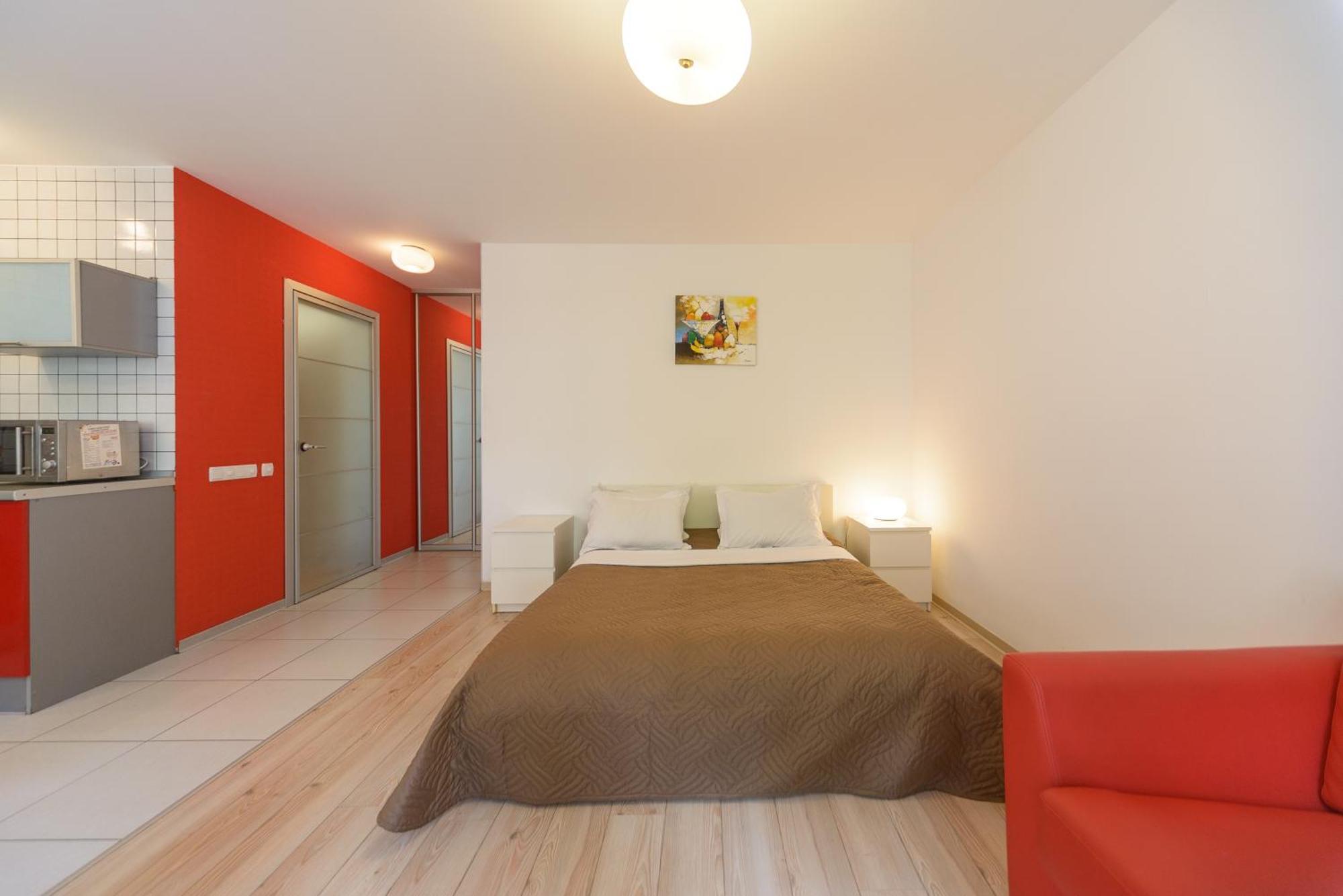 Studio Red Apartment Balcony