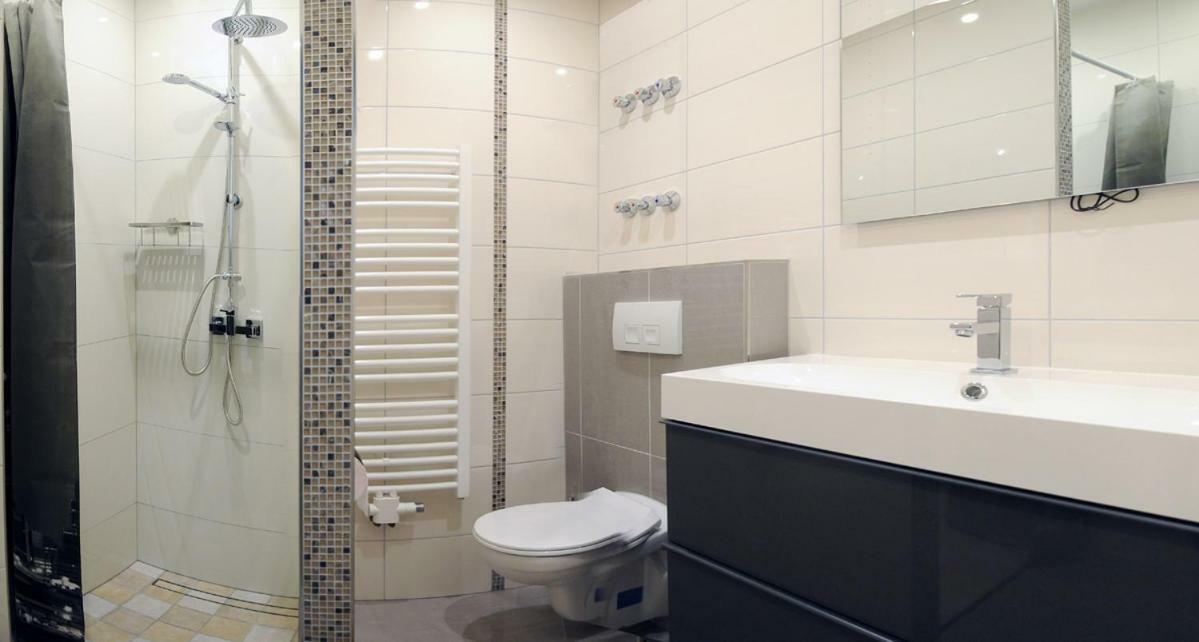 Double Room Private Bathroom,833817017:JPEG