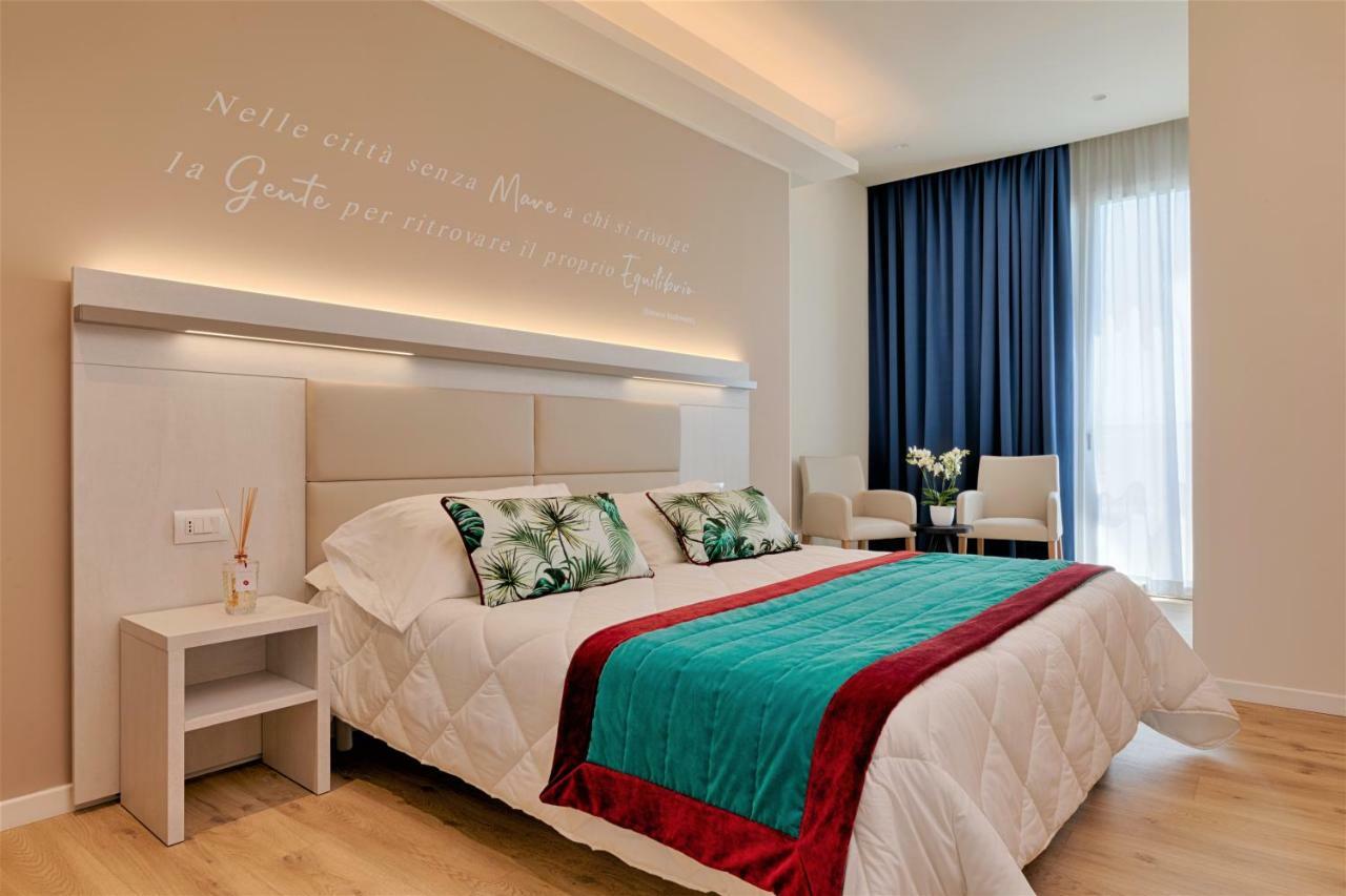 Deluxe Double or Twin Room Sea View