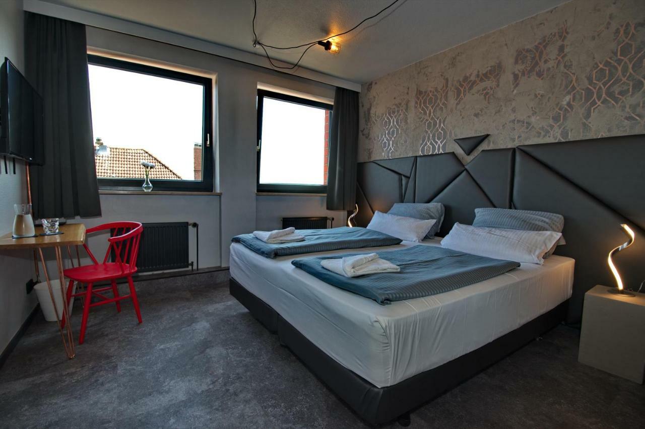 Standard Queen Room