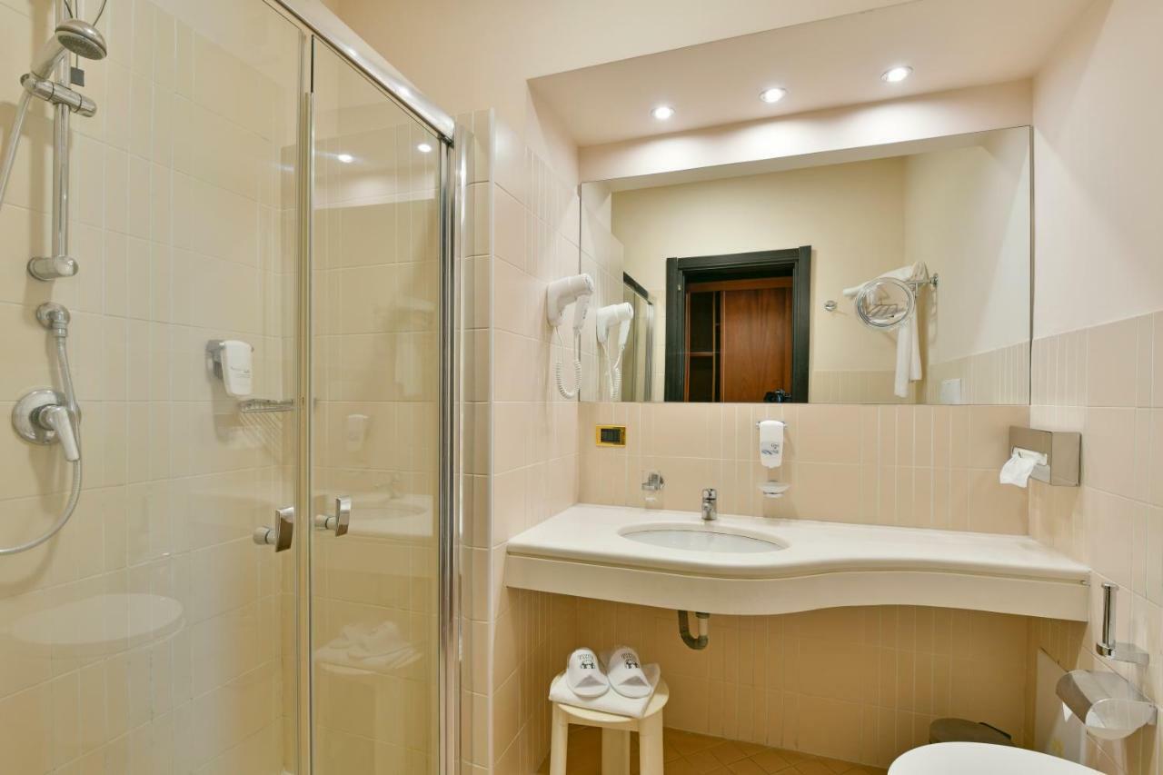Standard Twin Room,1447906585:JPEG