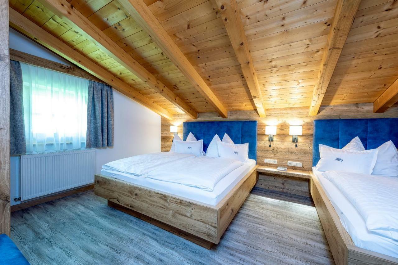 One-Bedroom Apartment,835342451:JPEG
