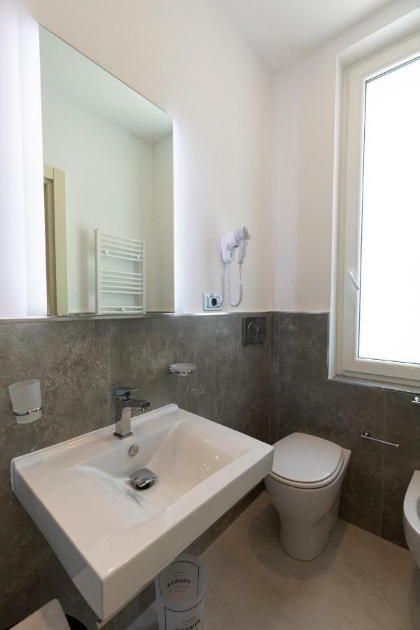 Double or Twin Room Private Bathroom,835444070:JPEG