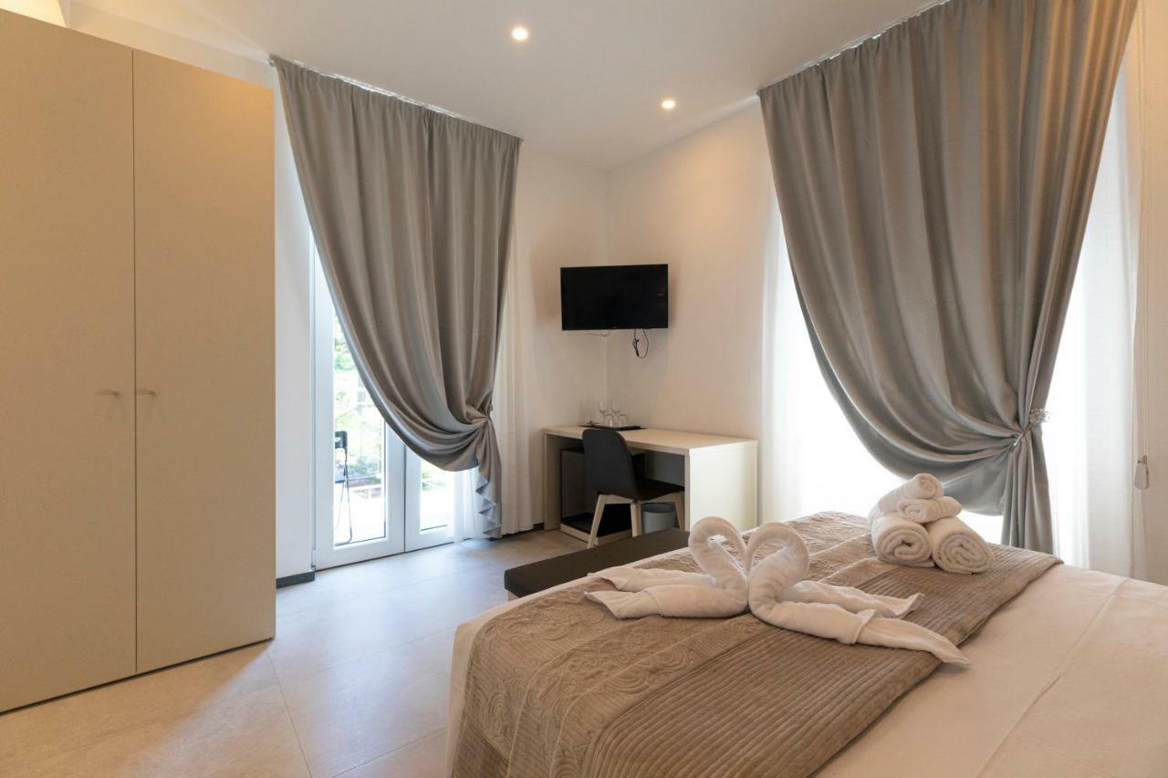 Double or Twin Room Private Bathroom