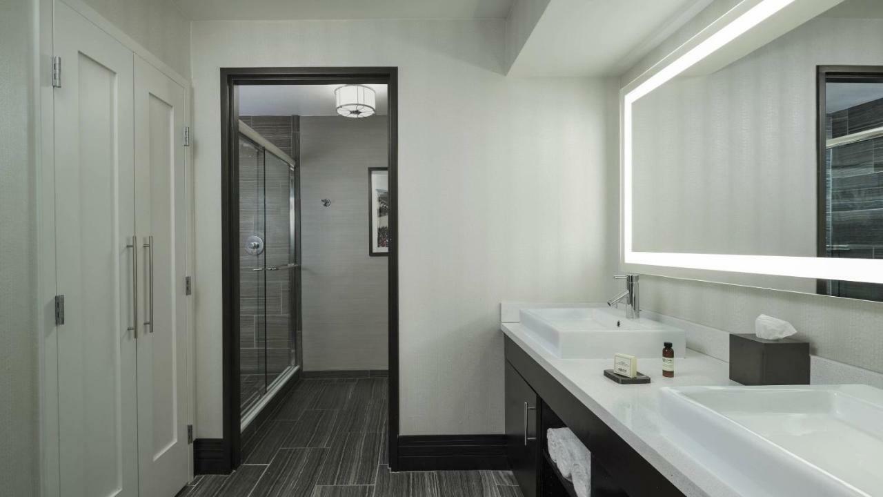 One Bedroom Suite 1 Bedroom Suite 1 King Sofa bed,1364443439:JPEG