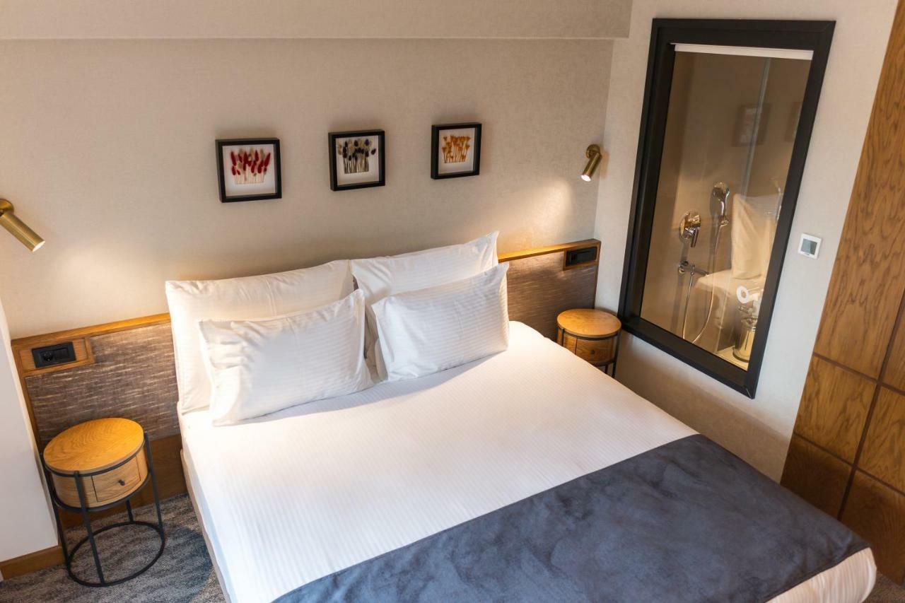 Standard Double Room,838432106:JPEG