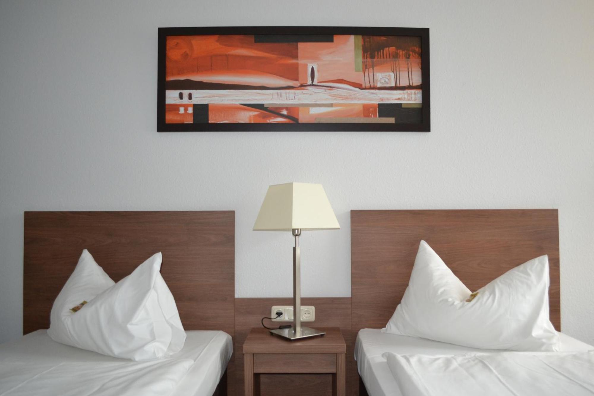 Standard Twin Room,1742615596:JPEG