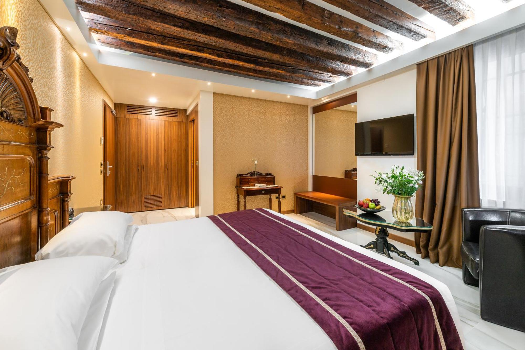 Standard Double or Twin Room,1217643661:JPEG