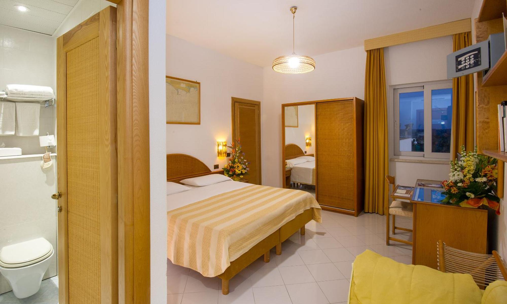 Economy Triple Room