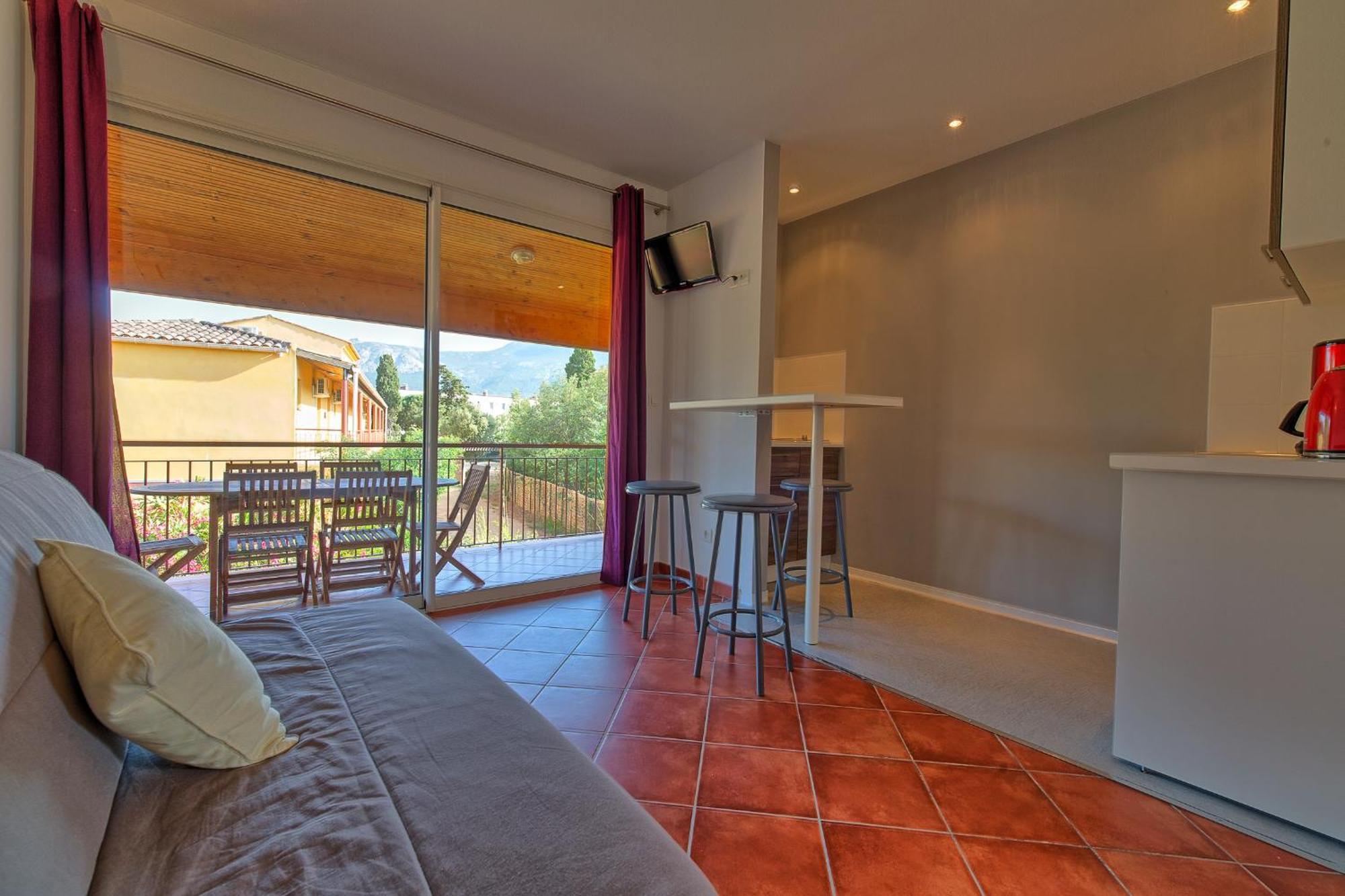 One-Bedroom Apartment (4-6 Adults),843598505:JPEG