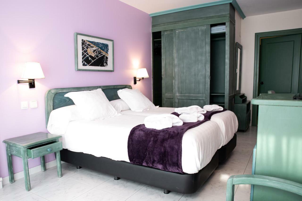 Economy Twin Room Sea View