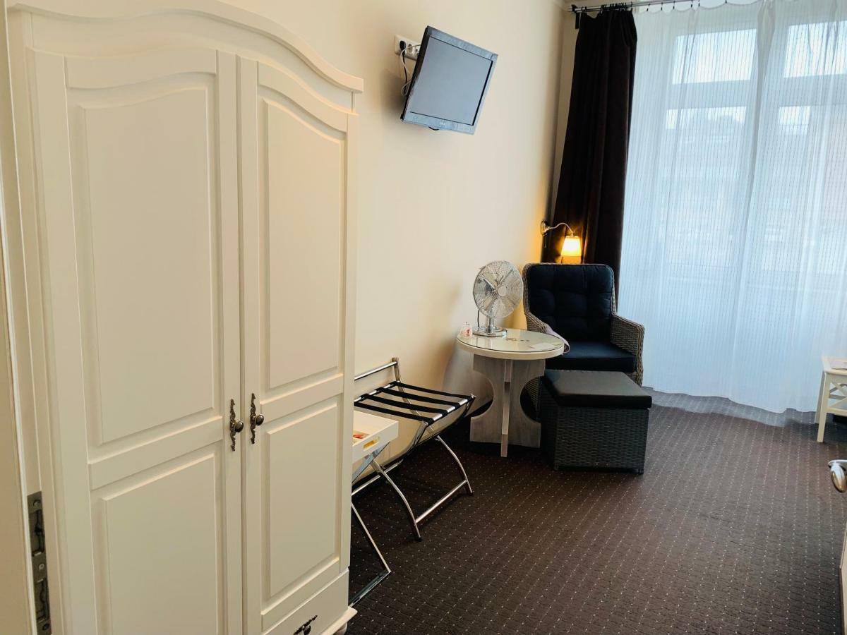 Single Room Private Bathroom