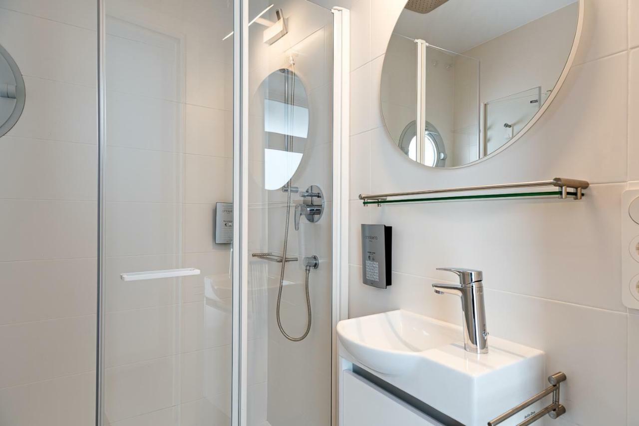 Superior One-Bedroom Apartment