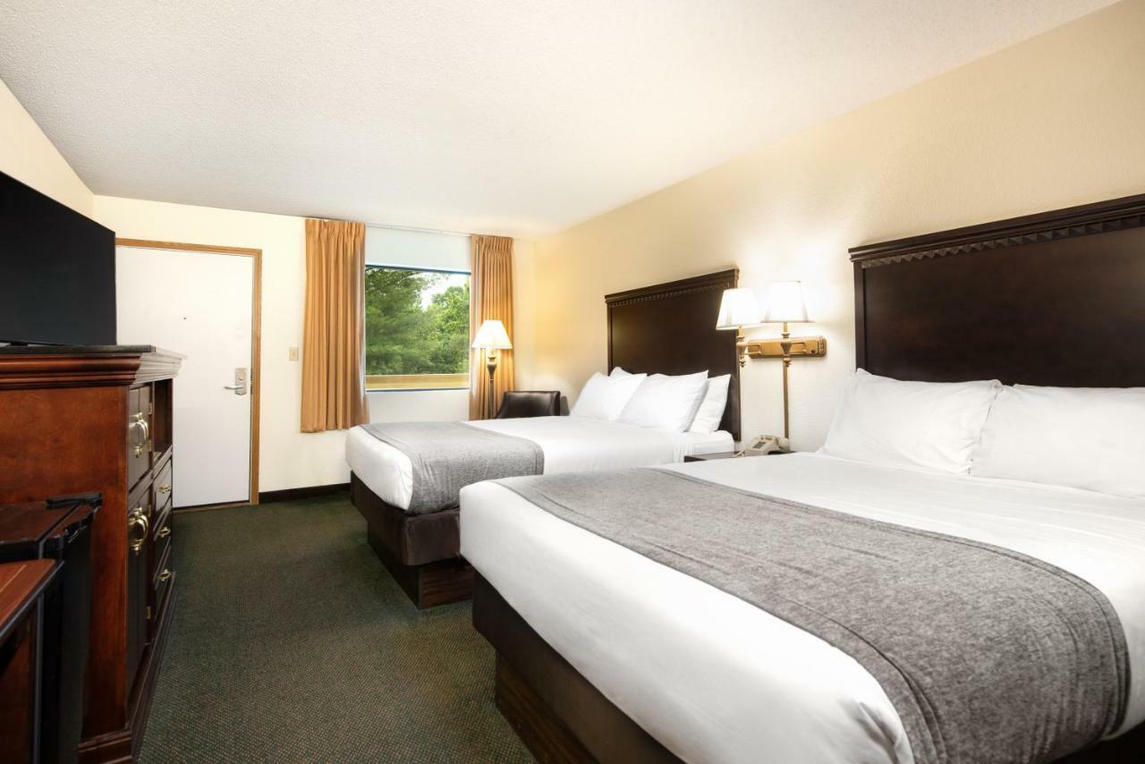 Queen Room Two Queen Beds