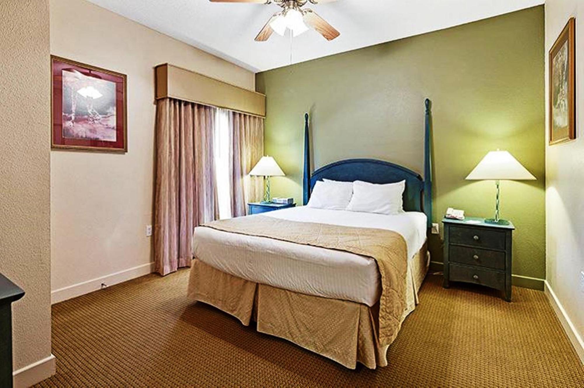 1 BEDROOM 1 KING SUITE PLUS WITH SOFABED
