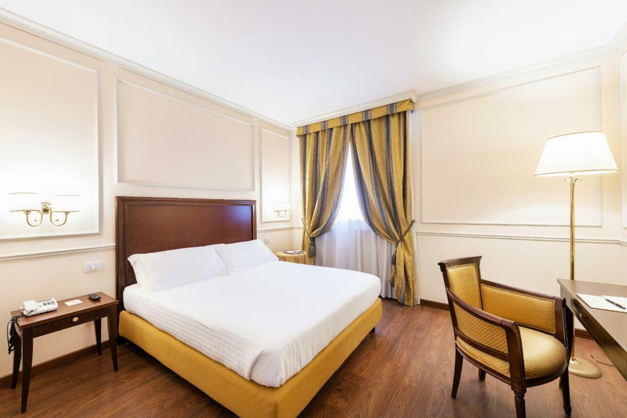 Economy Queen Room,1279827532:JPEG