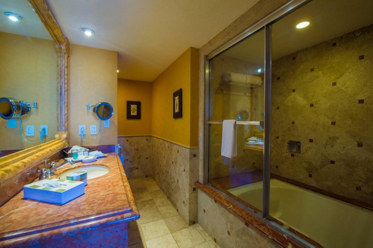 Luxury Suite