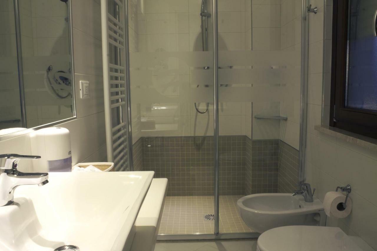 Deluxe Suite Spa Bath
