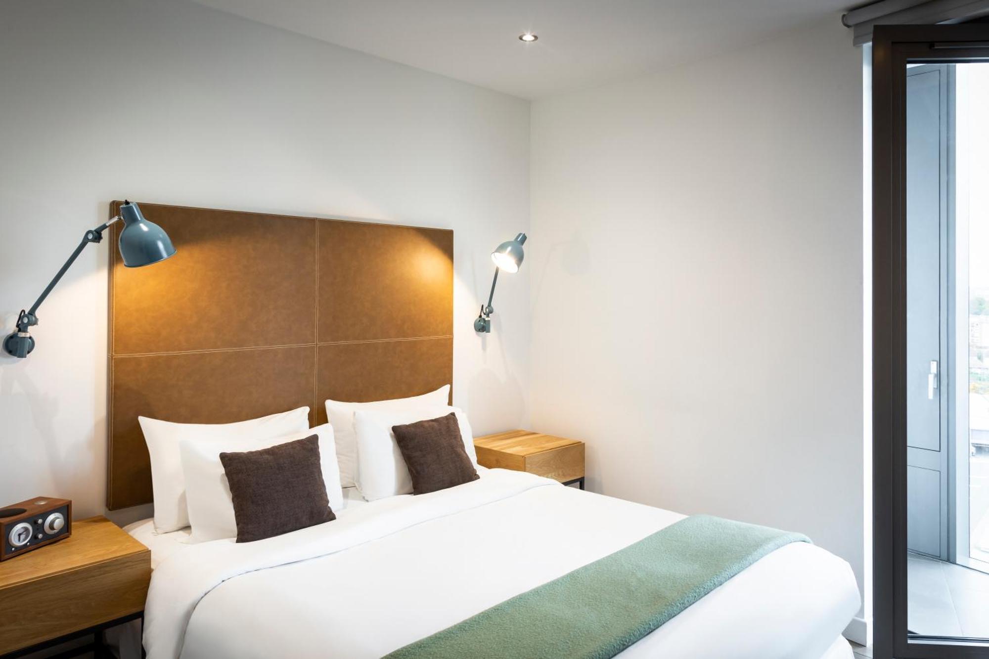 One-Bedroom Apartment,1223949109:JPEG