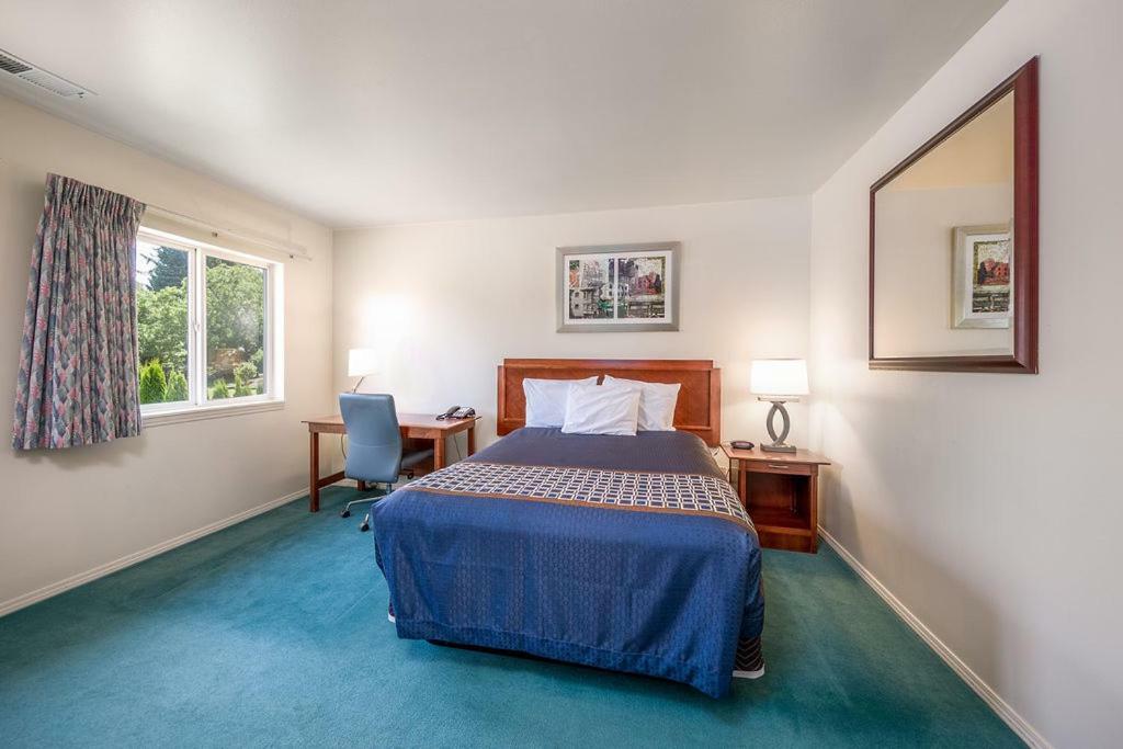 Queen Room