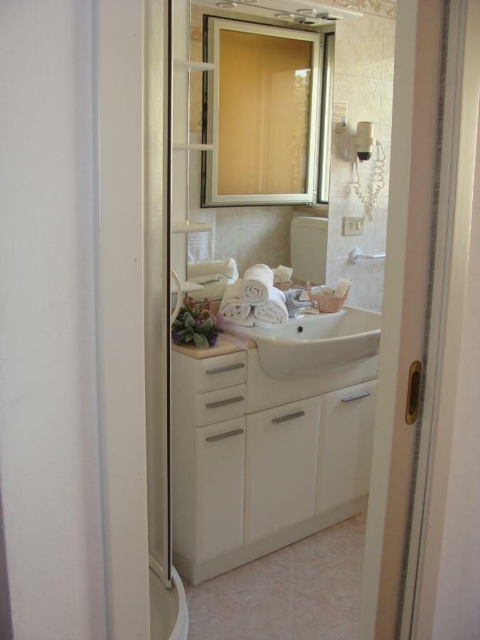 Basic Triple Room,1398281192:JPEG