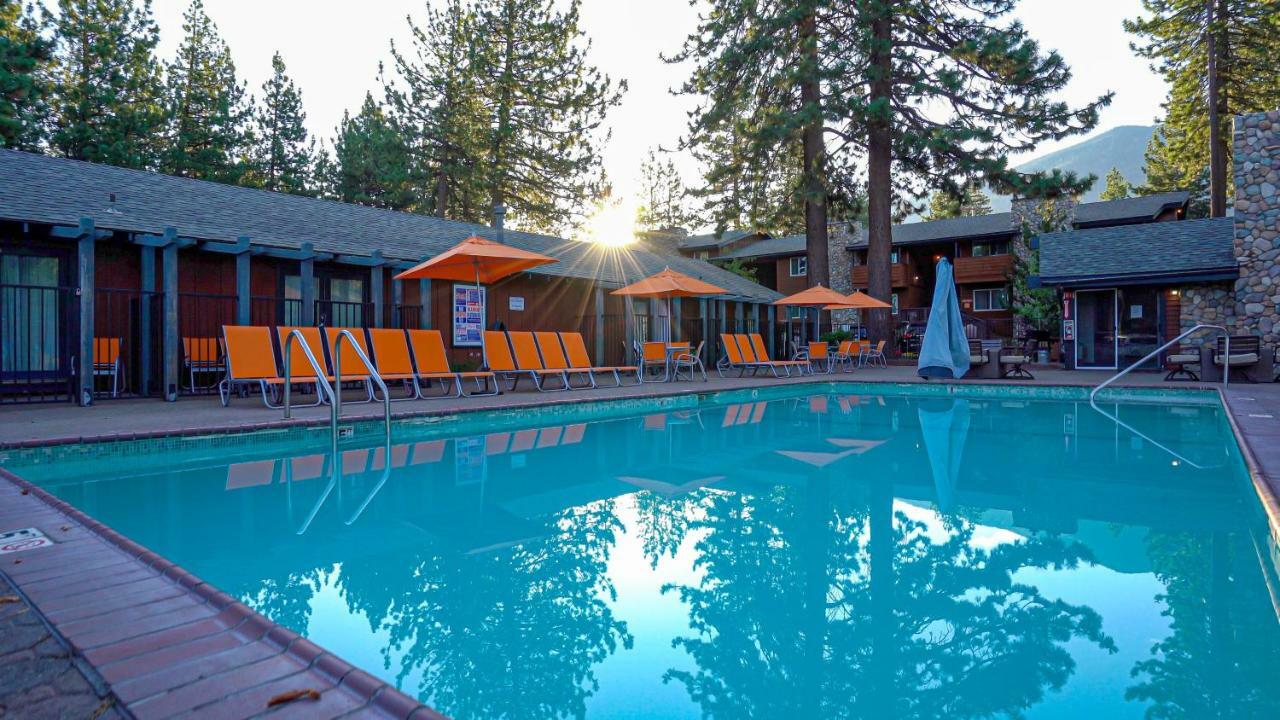 King Suite Pool View