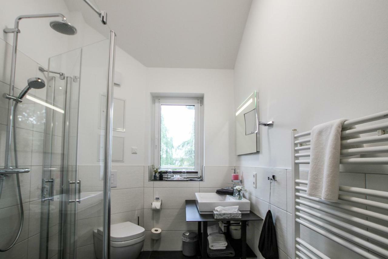 One-Bedroom Apartment Balcony,1765452995:JPEG