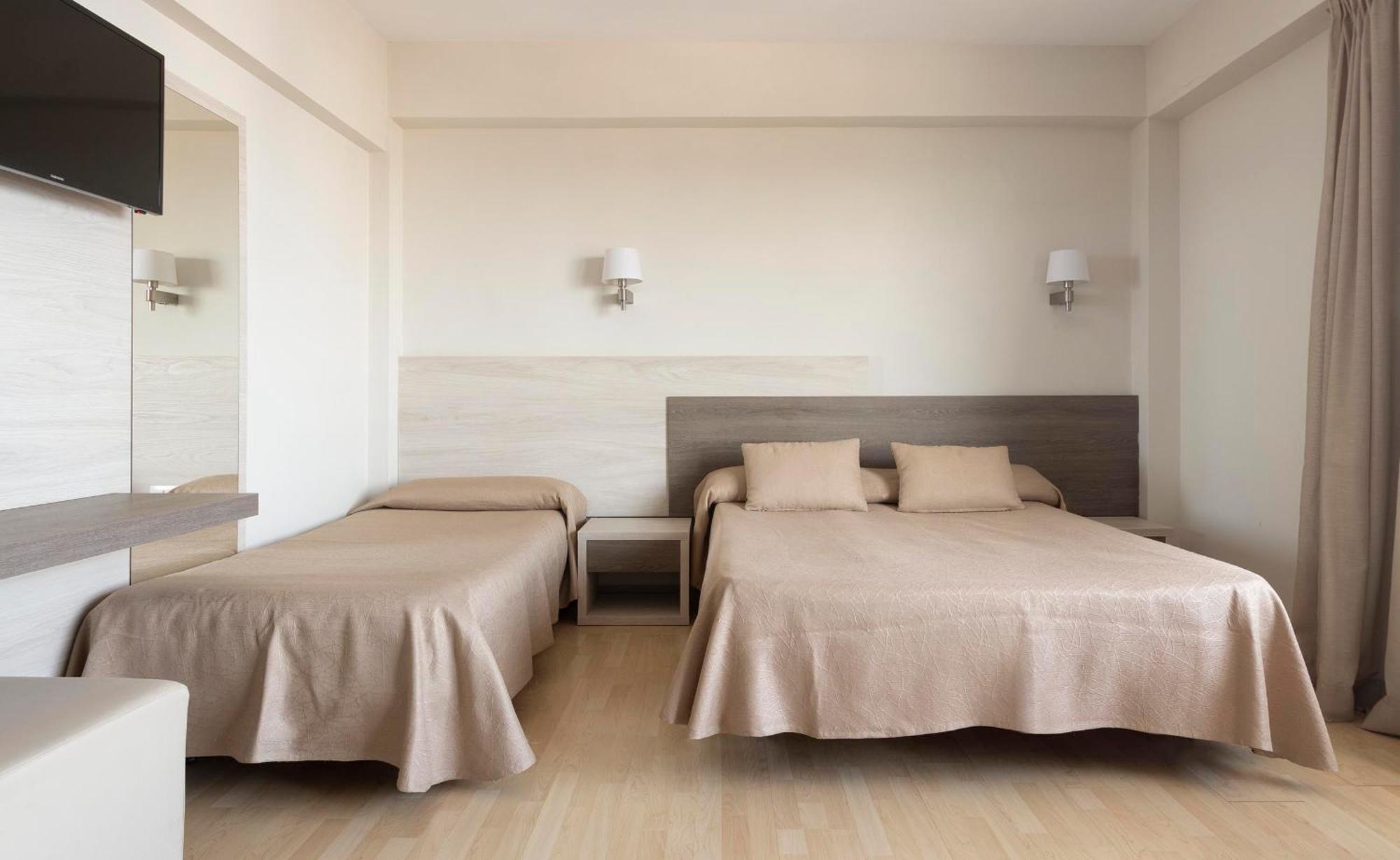 Classic Quadruple Room,1539634381:JPEG
