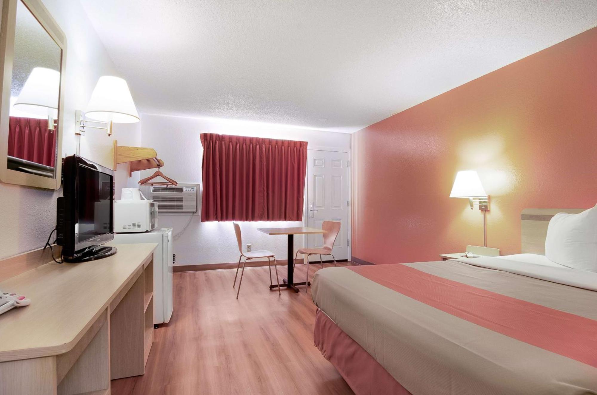 King Room - Non-Smoking