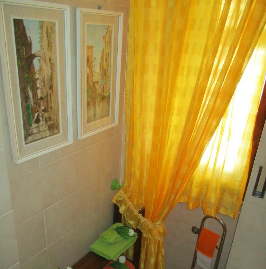 Quadruple Room Private External Bathroom