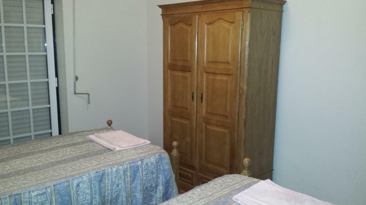 Family Room with Private Bathroom,852369482:JPEG
