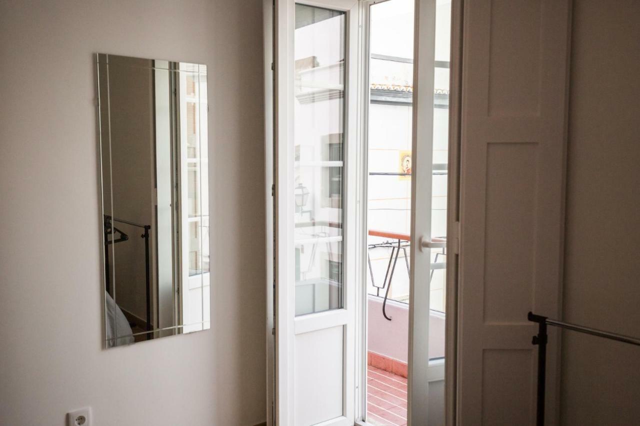 Budget Single Room,853922105:JPEG