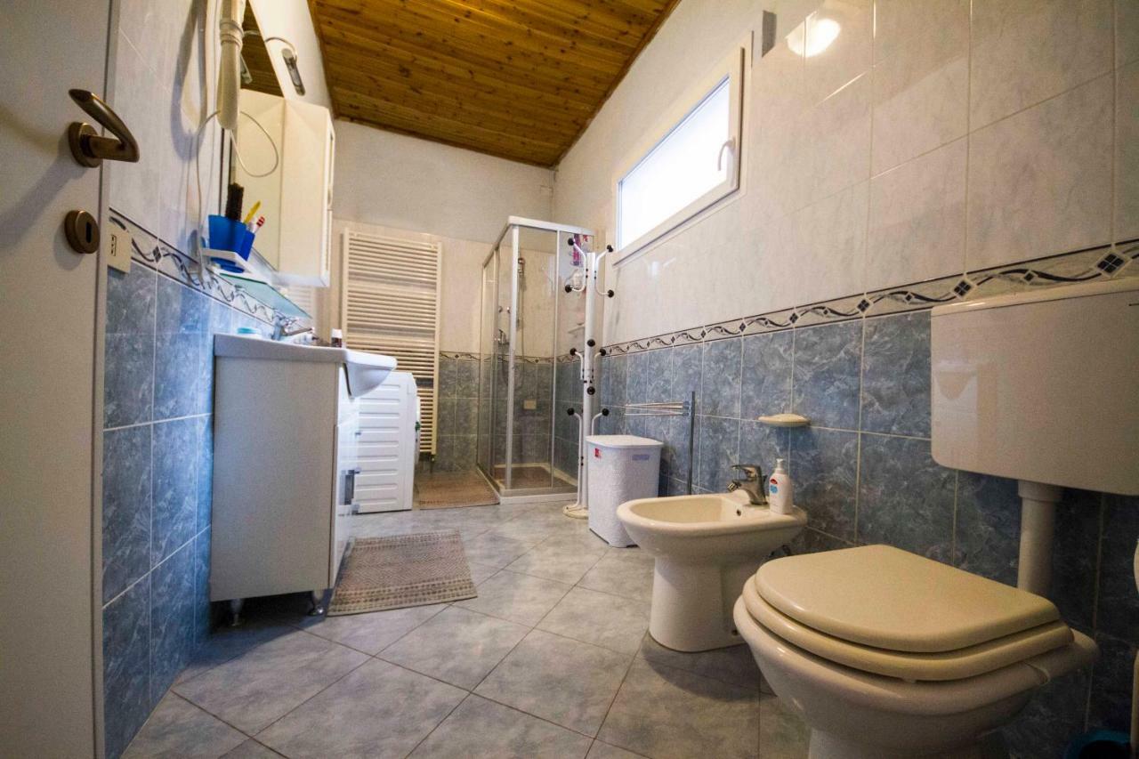Quadruple Room Shower
