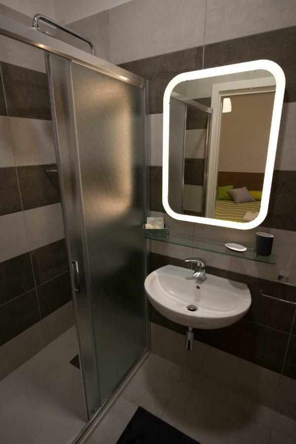 Standard Double or Twin Room,854422673:JPEG