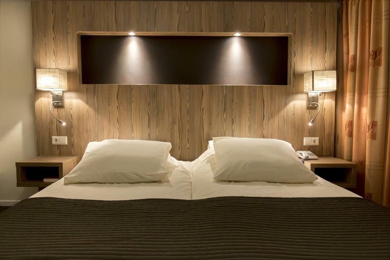 Twin Room Private Bathroom