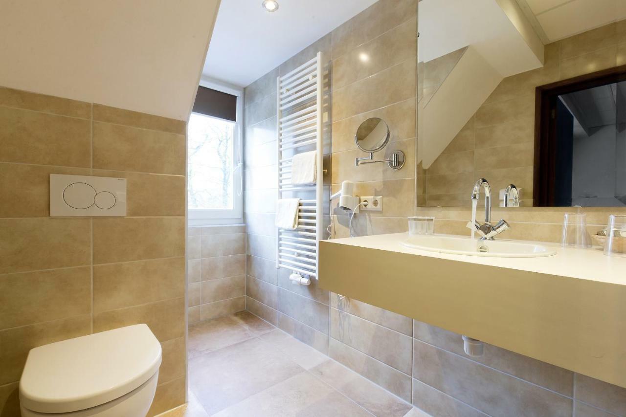 Twin Room Private Bathroom
