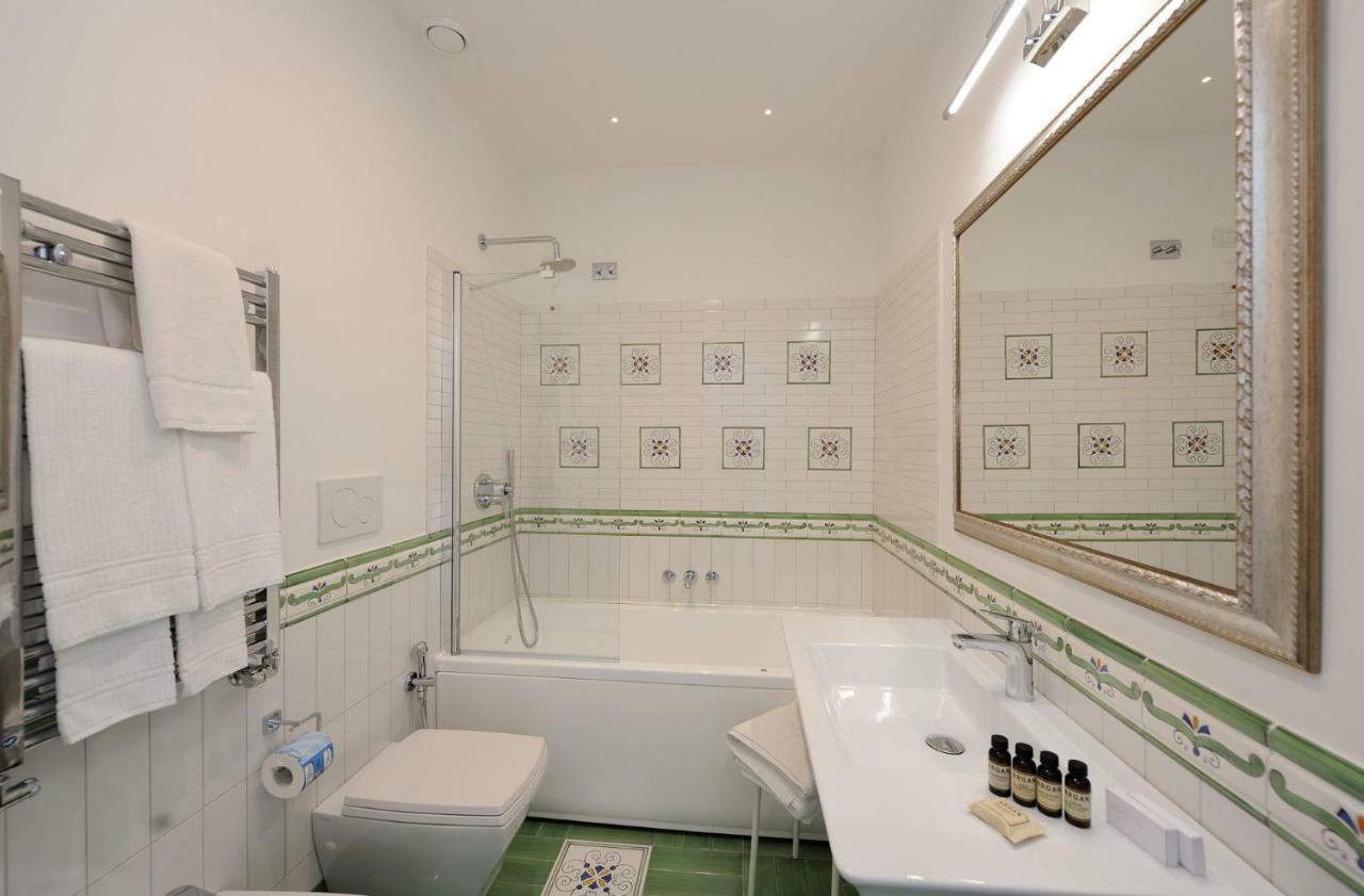 Quarto Duplo com Banheira de Hidromassagem