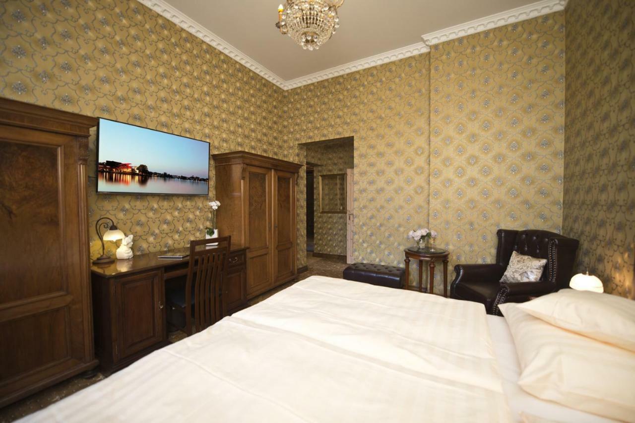 Deluxe Room,860073458:JPEG