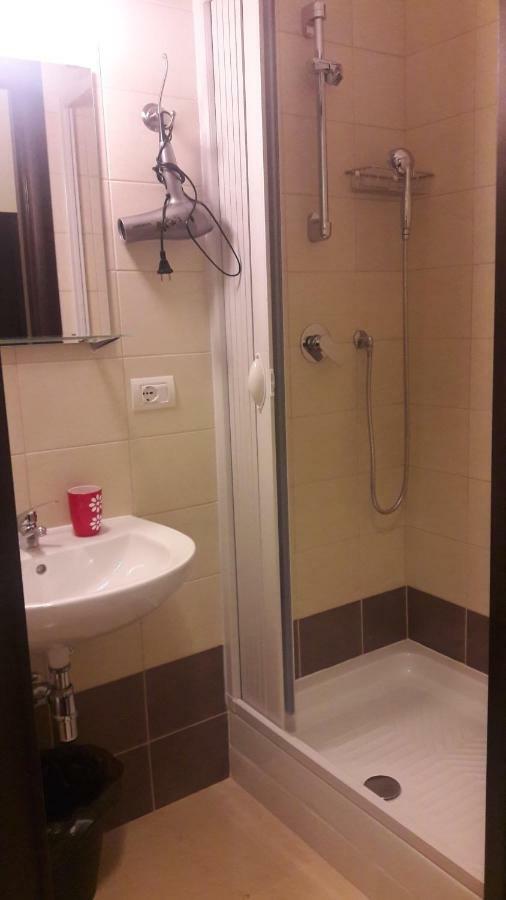 Small Single Room,861236801:JPEG
