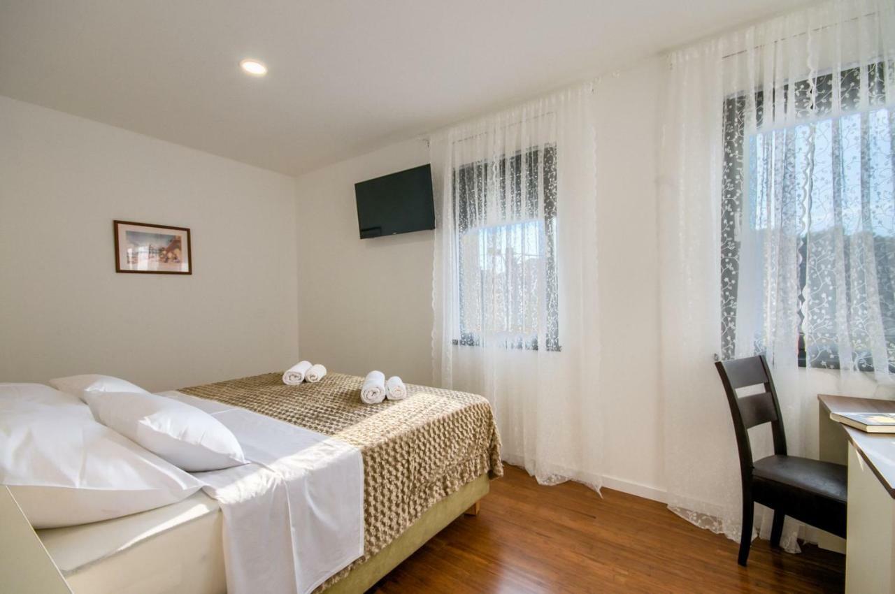 Double Room Private Bathroom