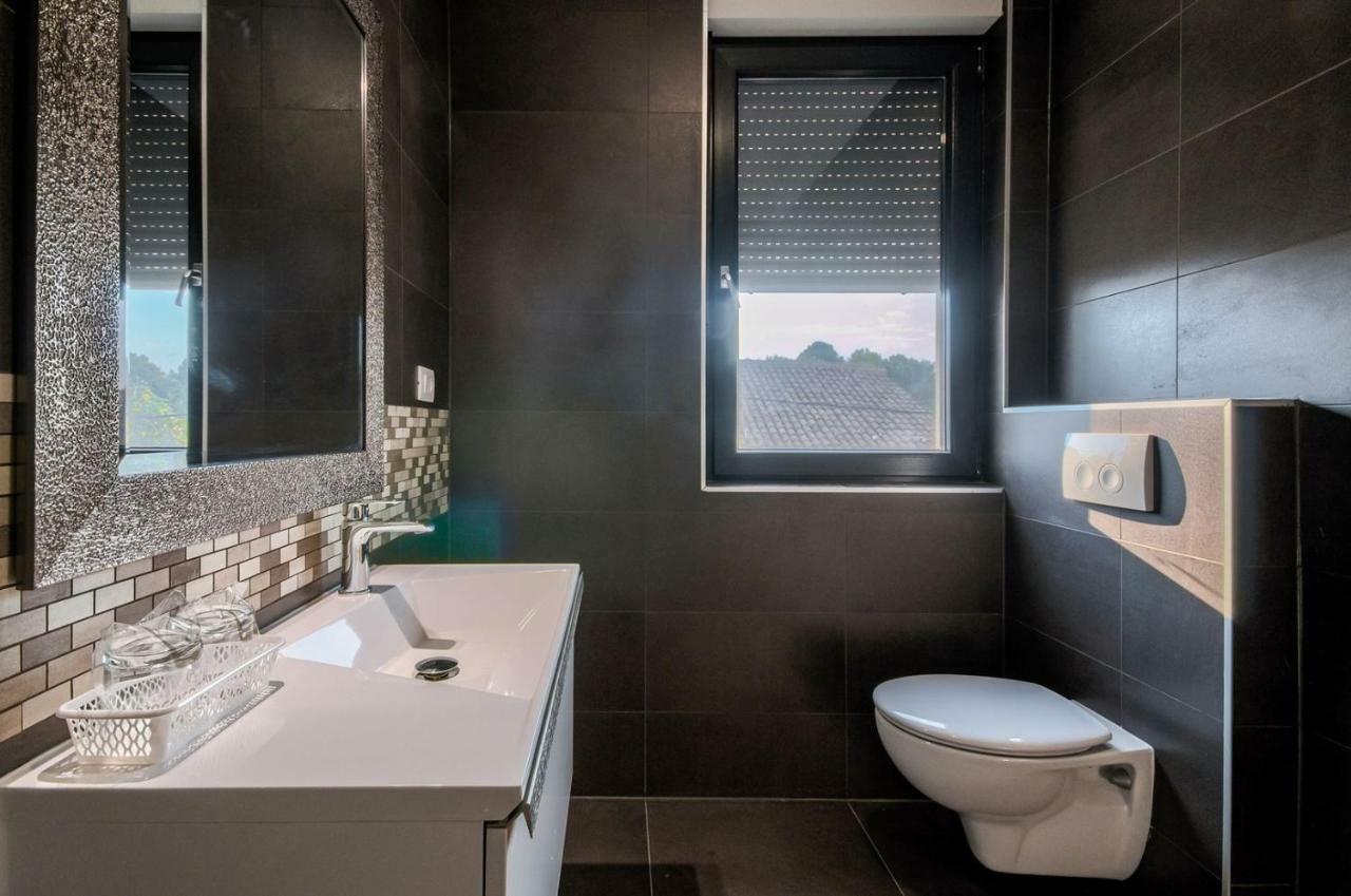 Double Room Private Bathroom