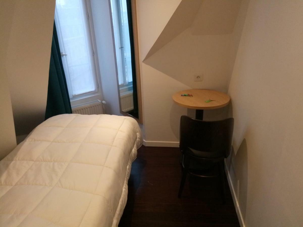 Single Room Private Bathroom