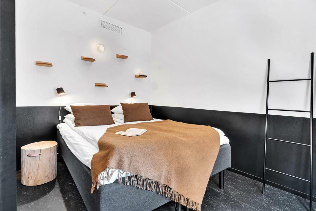 One-Bedroom Apartment,1586906861:JPEG