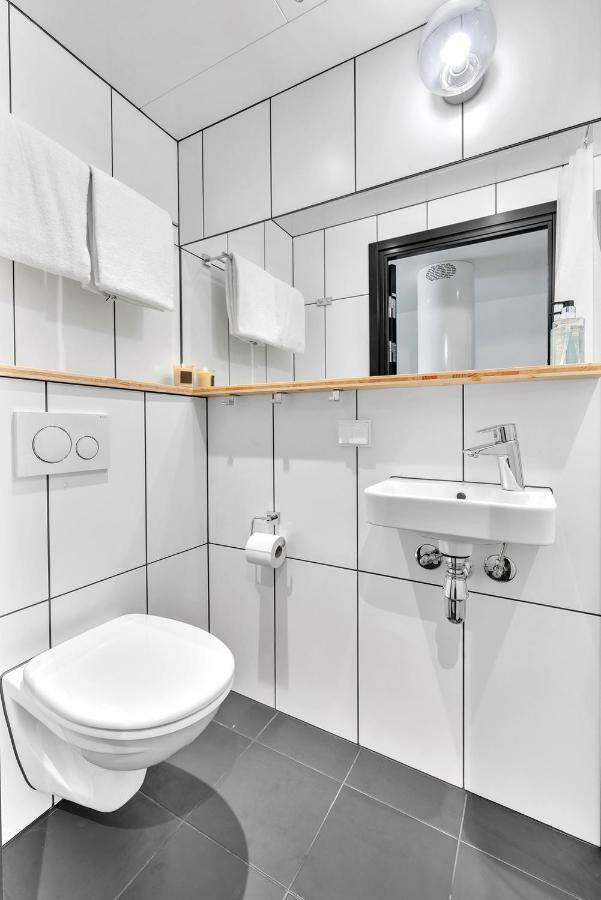 Studio Apartment Two,863165135:JPEG